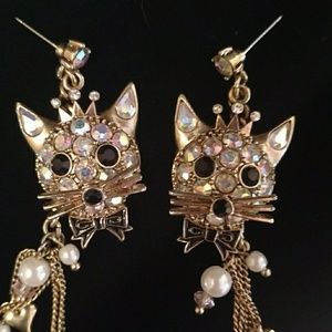 💟😻Amazing Betsey Johnson Earings